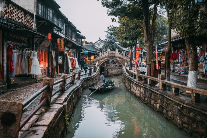 逃出上锁的现代房间6